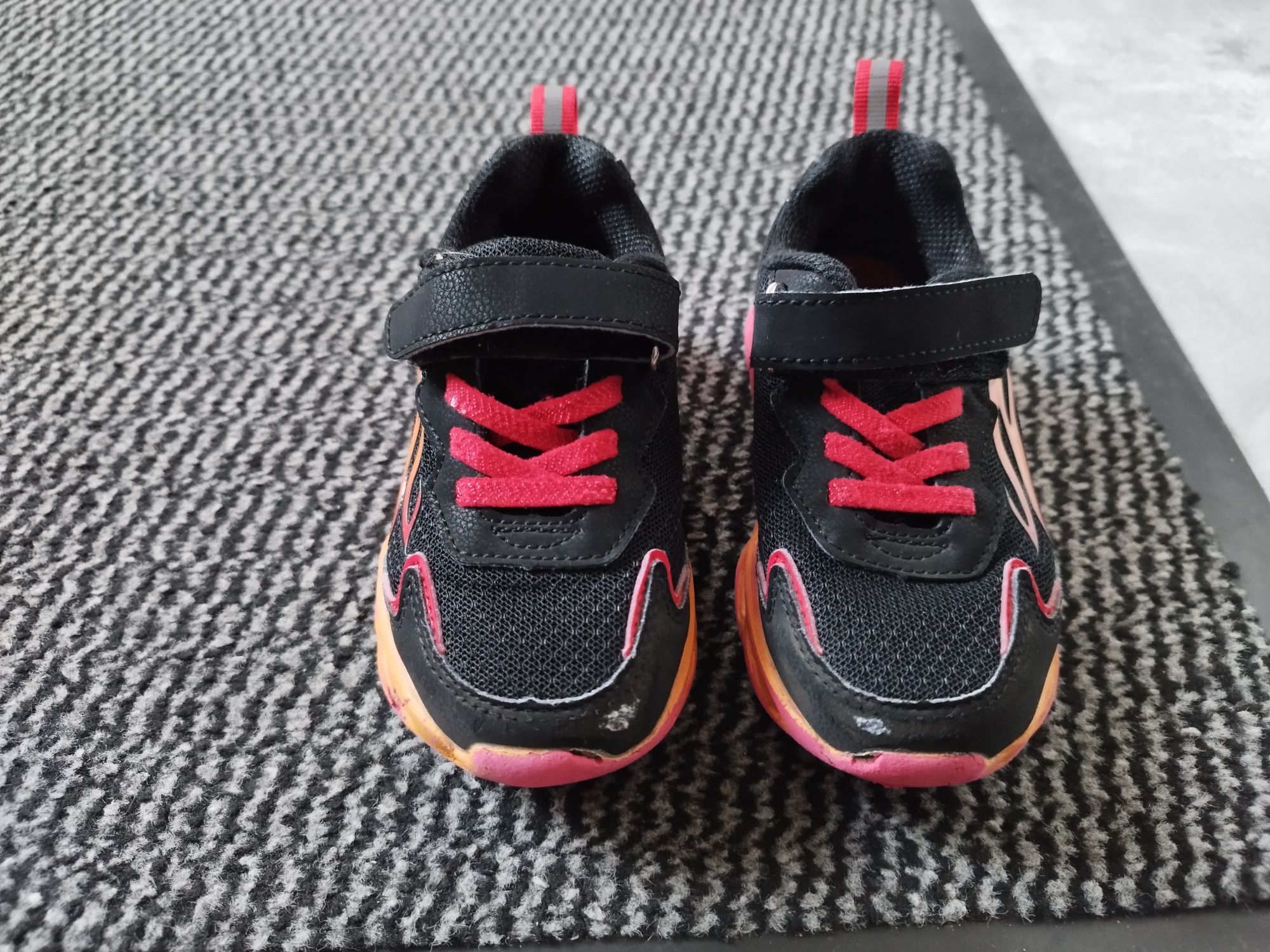 Buty dla chłopca, r. 25 czerwono pomarańczowe