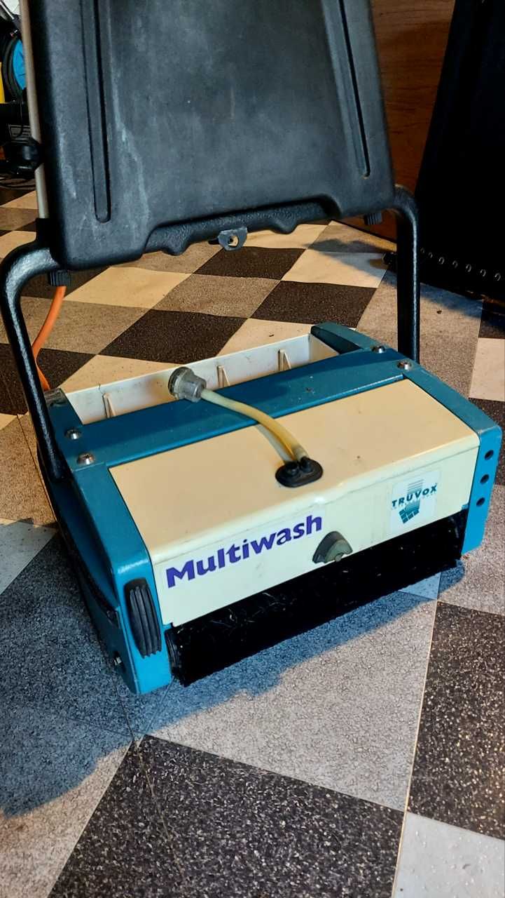 Szorowarka walcowa do płytek, fug i wykładzin - Truvox Multiwash 340