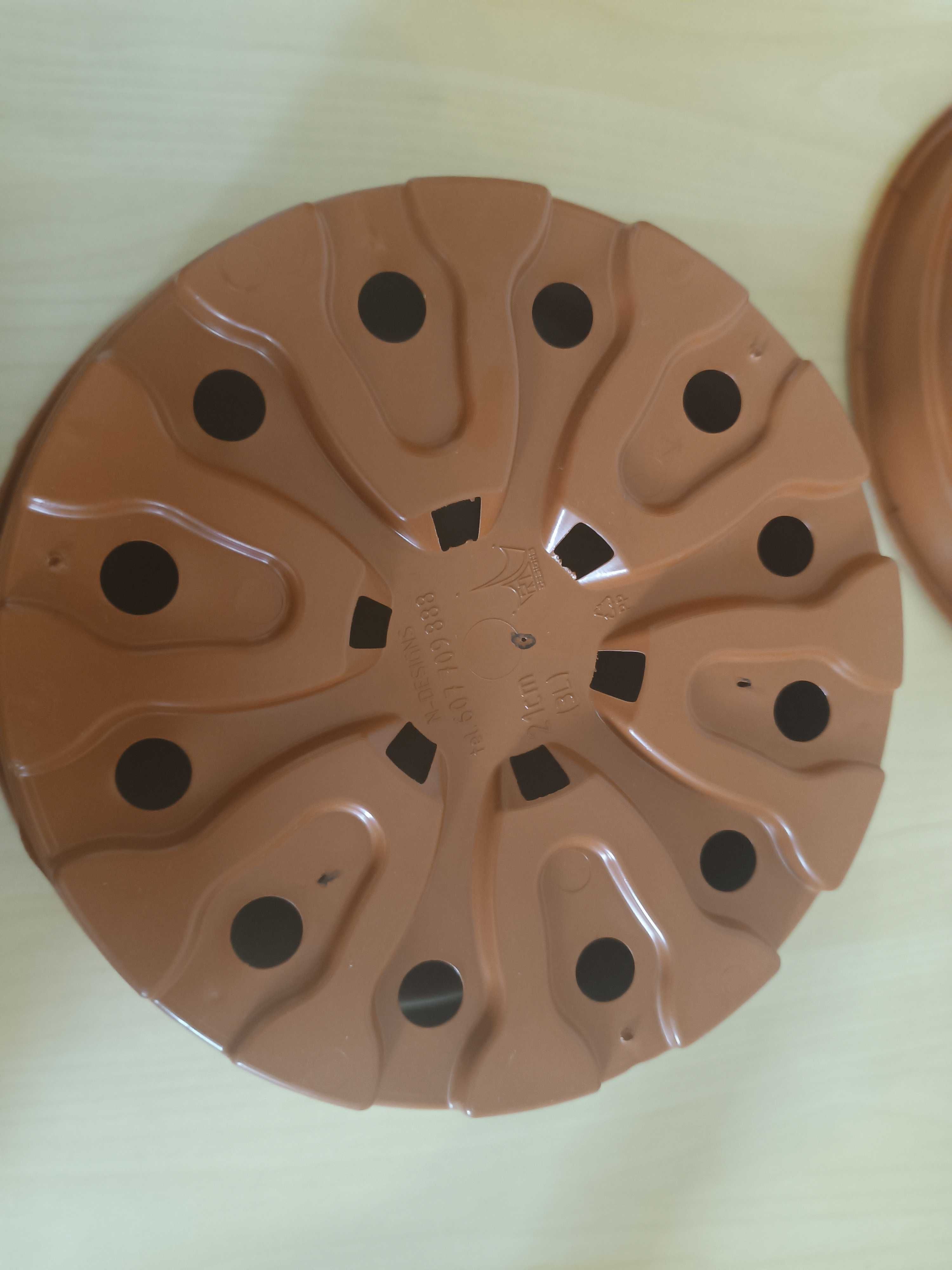 miski doniczki chryzantemowe 3 L na grób 22,5 cm chryzantemy terakota