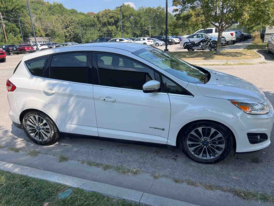 Ford C-Max Hybrid Titanium      2018