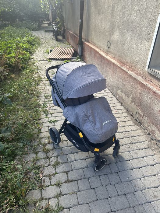 Прогулянкова коляска