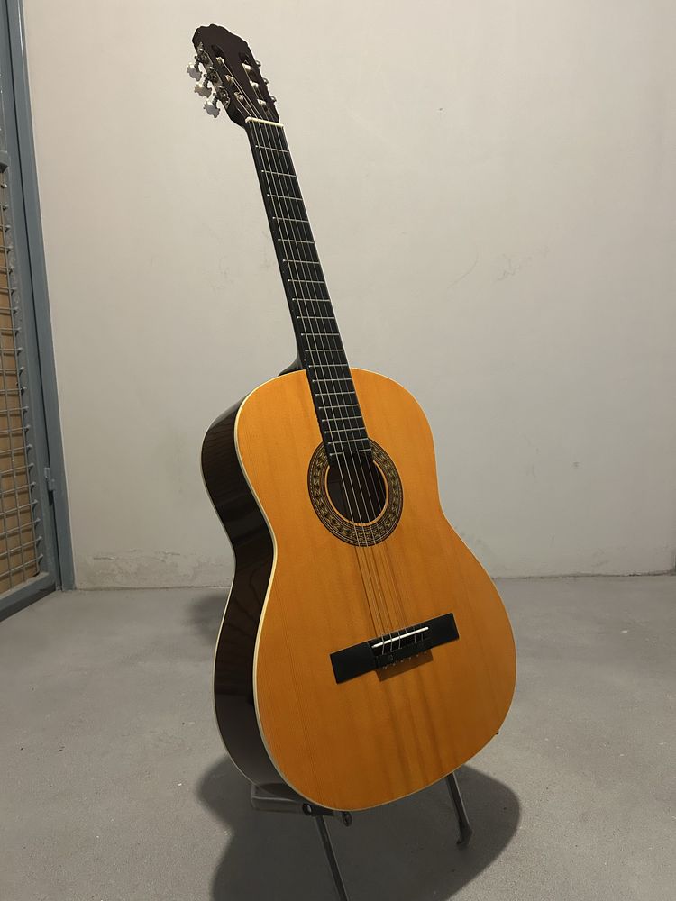 Gitara akustyczna