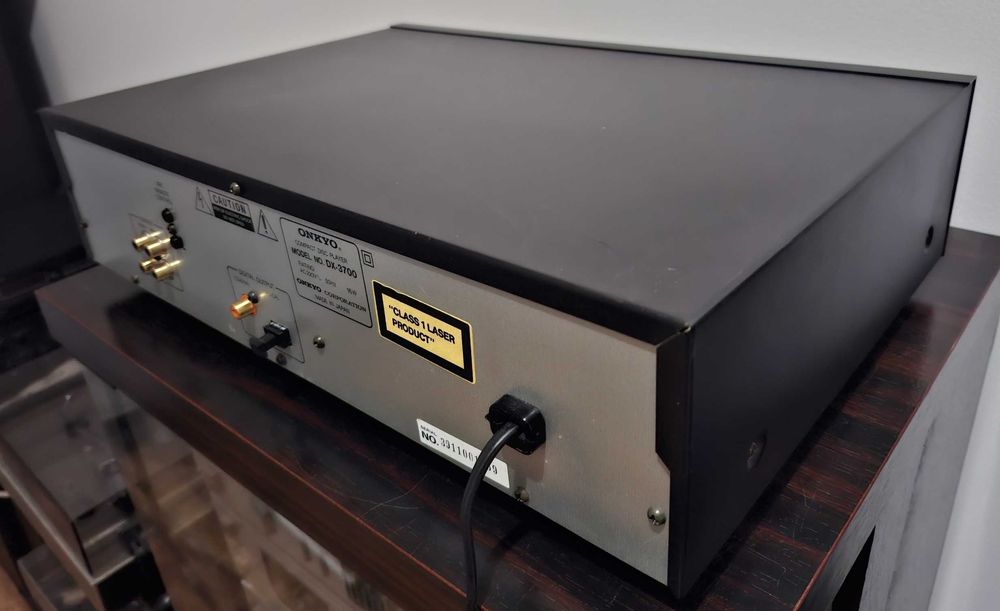 Odtwarzacz CD Onkyo DX-3700