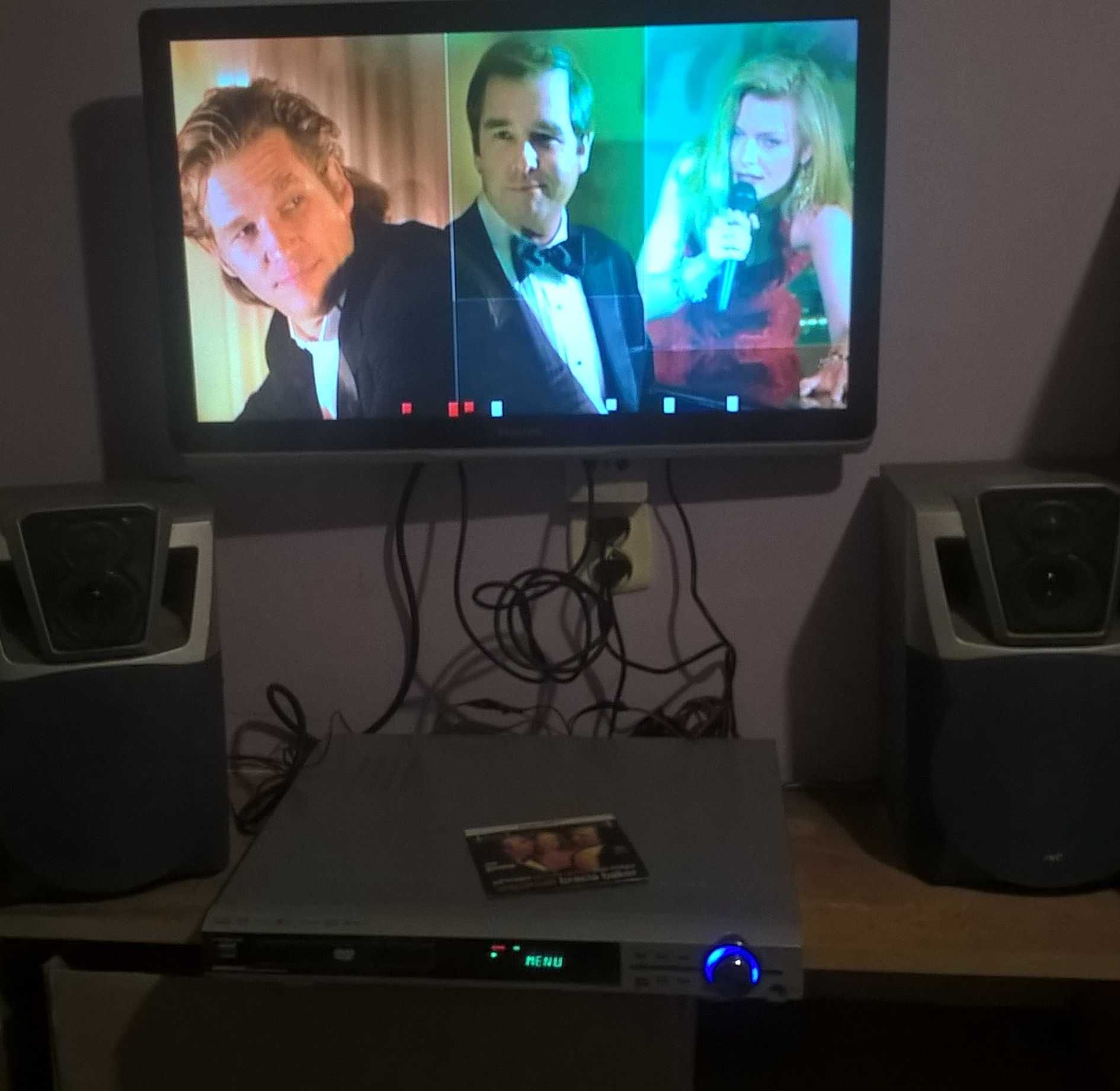 lepszy niż wieża UNIVERSUM dvd-dr4070 {Philips } + pilot + kolumny