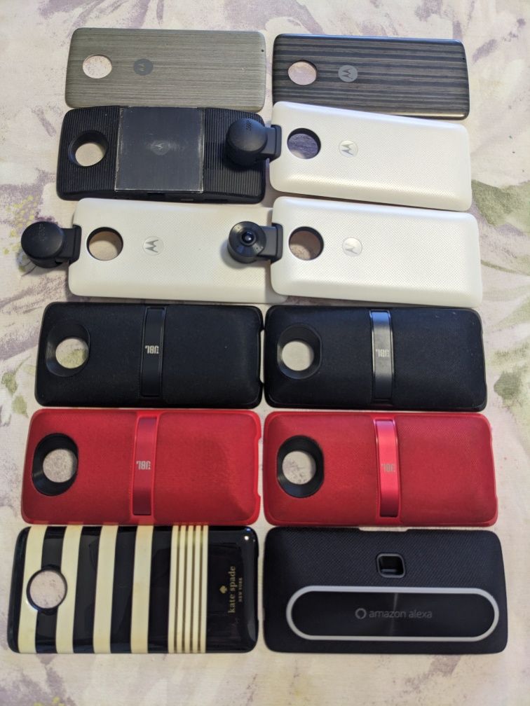 Комплекти Moto Mod: Projector, JBL, Kate Spade Wireless, Gamepad