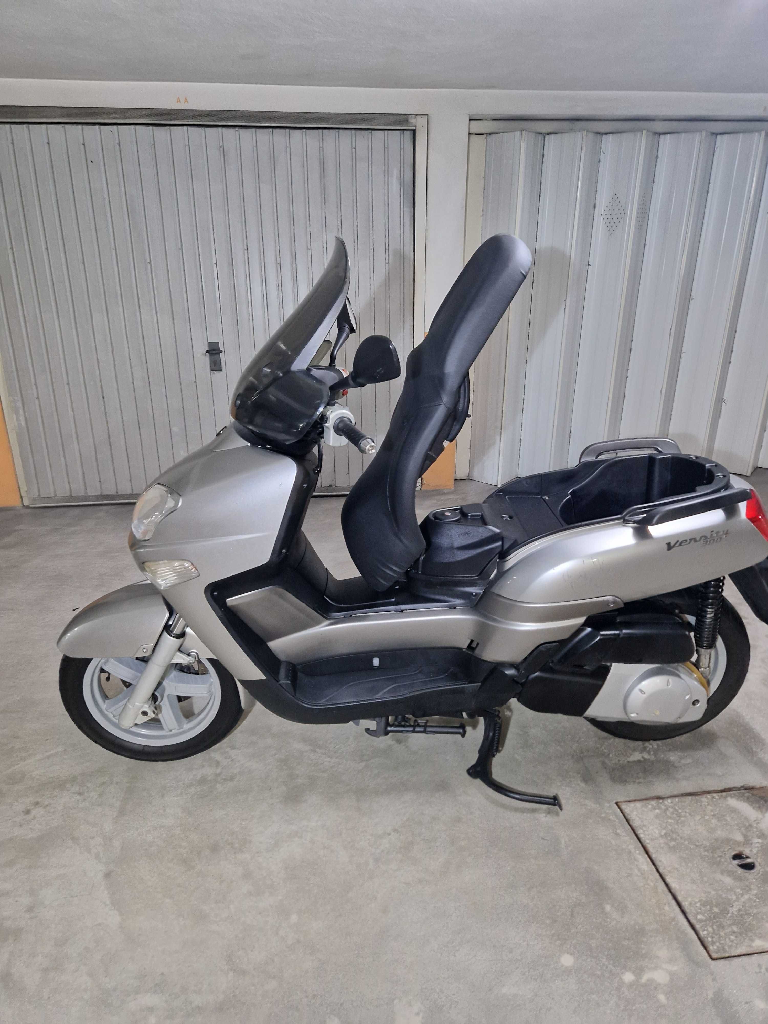 Yamaha XC300 versity