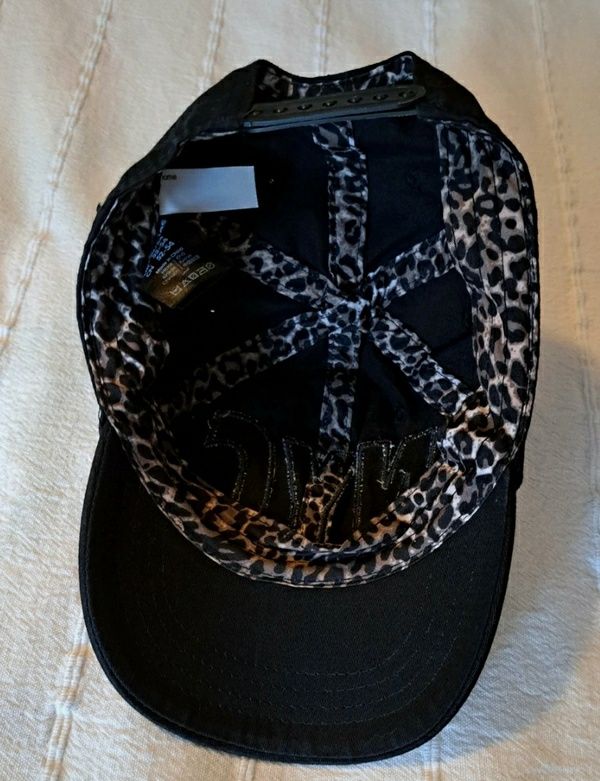 Lindex czapka z daszkiem NYC pompon czarna dla dziewczyny z motywem