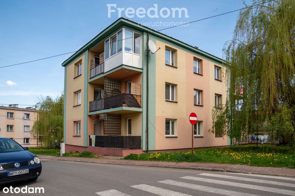 Piękne dwa pokoje na 2 piętrze z dużym balkonem.