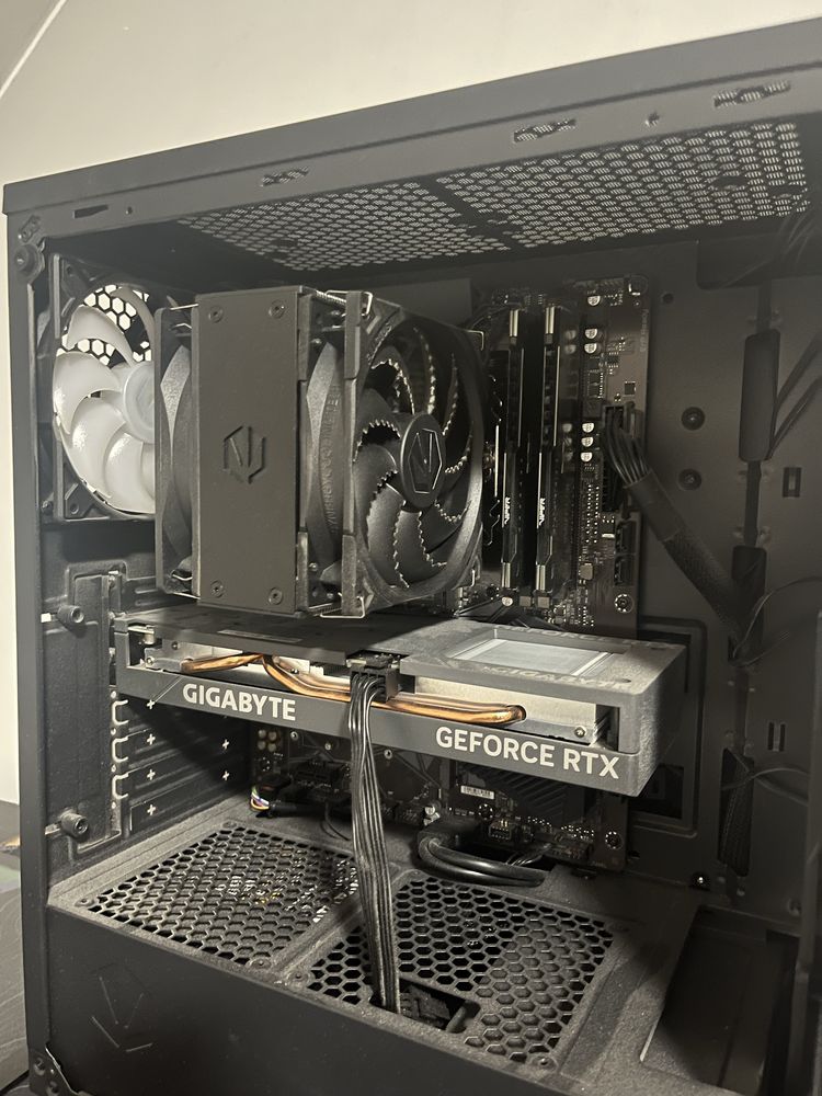 Komputer Gamingowy RGB 4060 32gb 1Tb