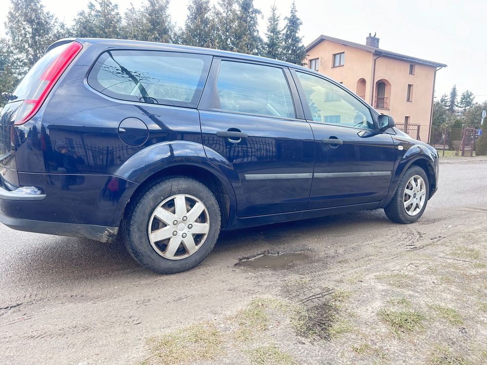 Ford focus 1.6 benzyna