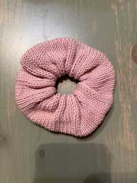 Różowa ozdobna gumka do włosów