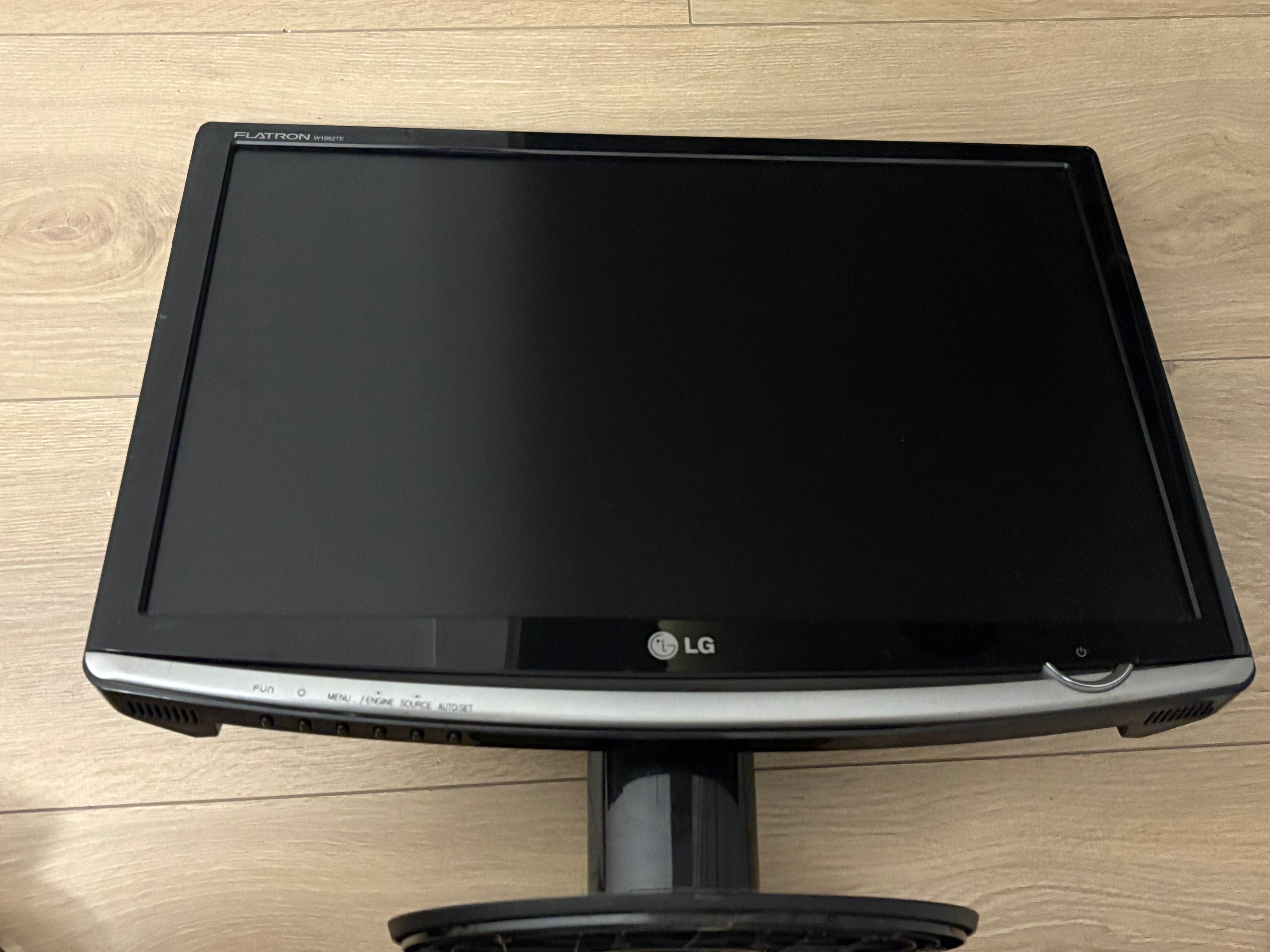 Monitor LG flatron w1952te pf 19”