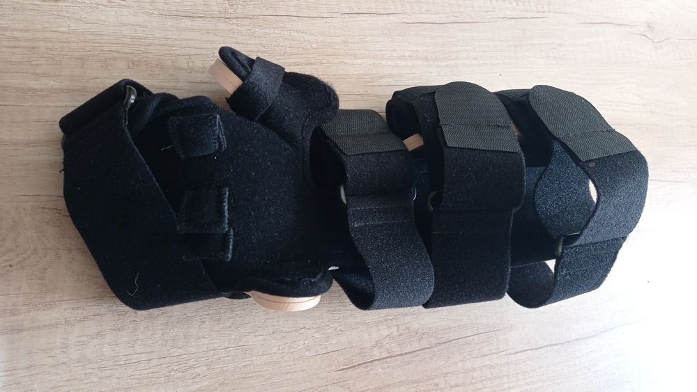 Szyna na dłoń i przedramię z ujęciem kciuka, lewa r.M