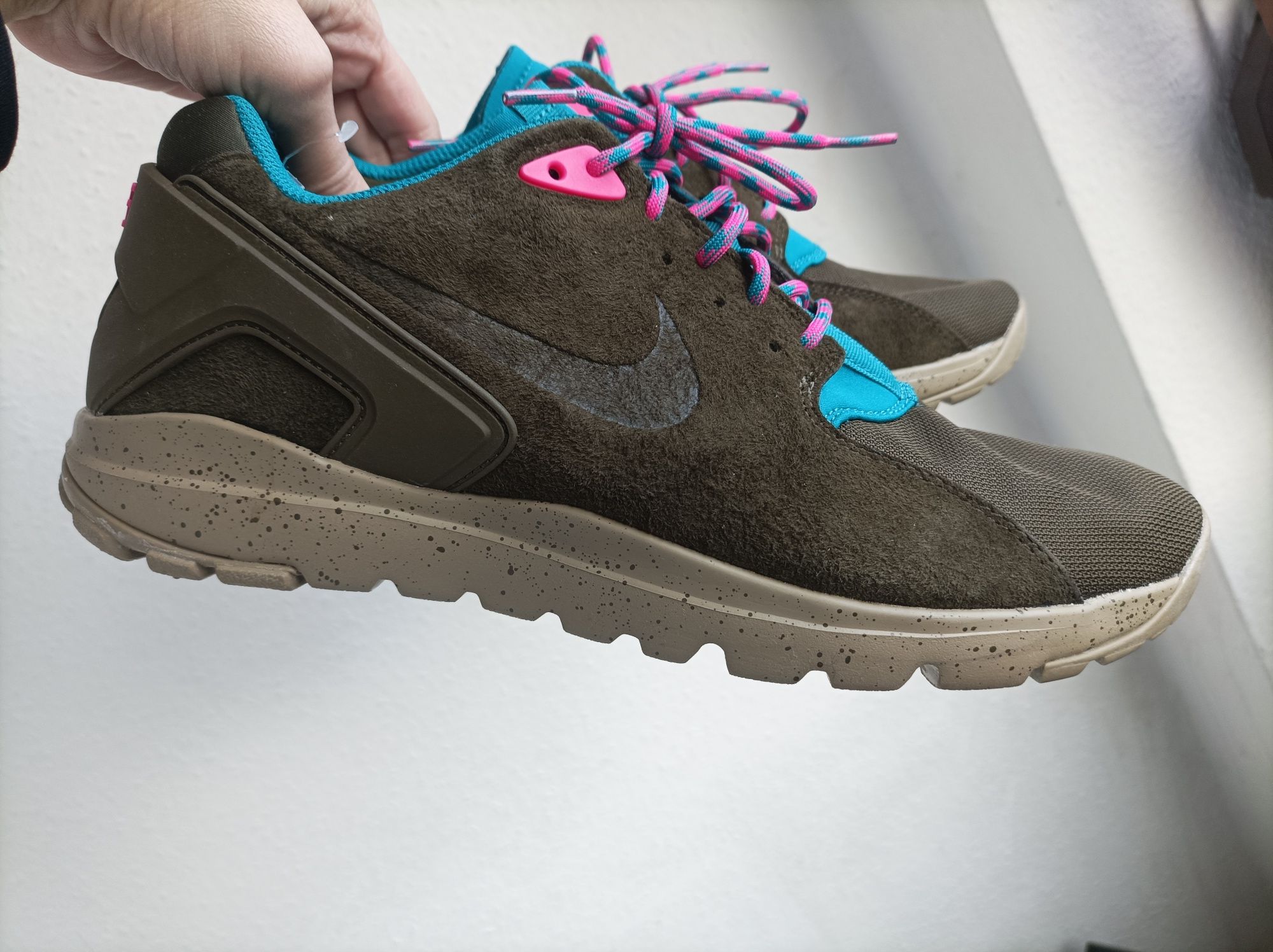 Кроссовки  Nike длина по стельке 30 см новые