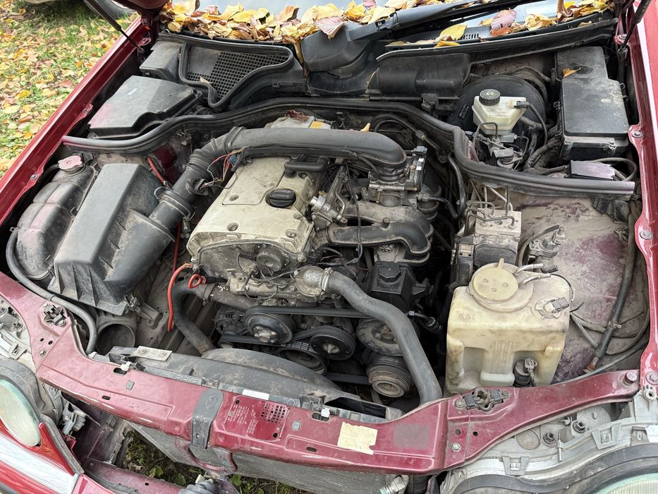 Продається під розбір мерседес