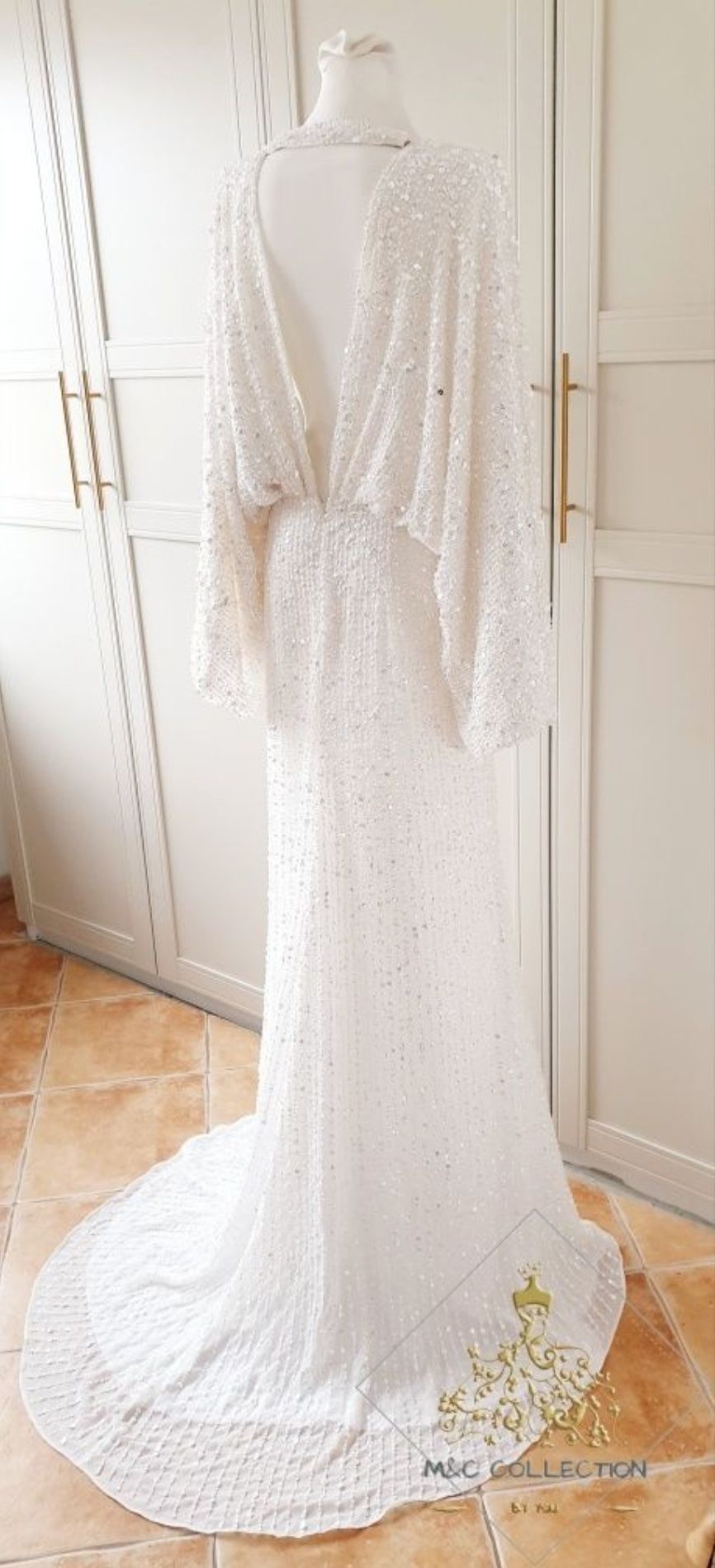Sukienka Asos kimono bogato zdobiona biała cekiny cekinowa maxi tren