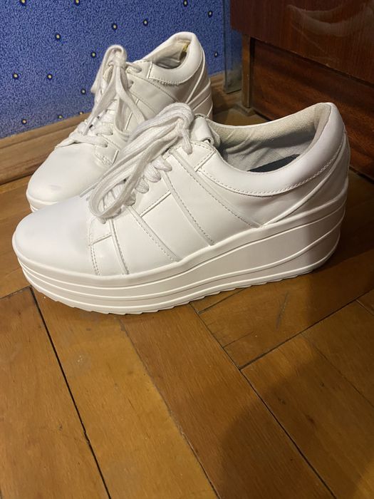 Кросівки шкіряні Zara на платформі