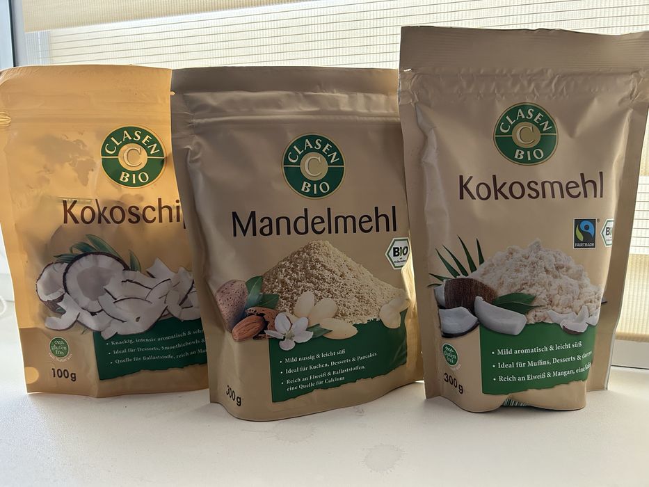 Мигдальна,кокосова мука та кокосові чіпси