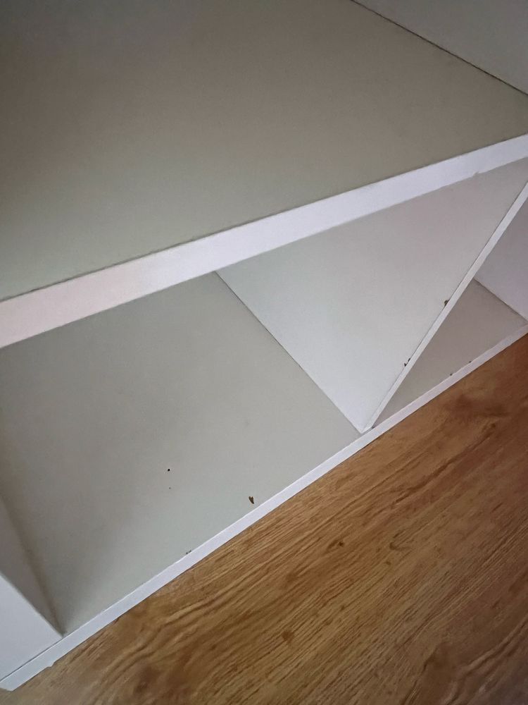 Estante com mesa do Ikea