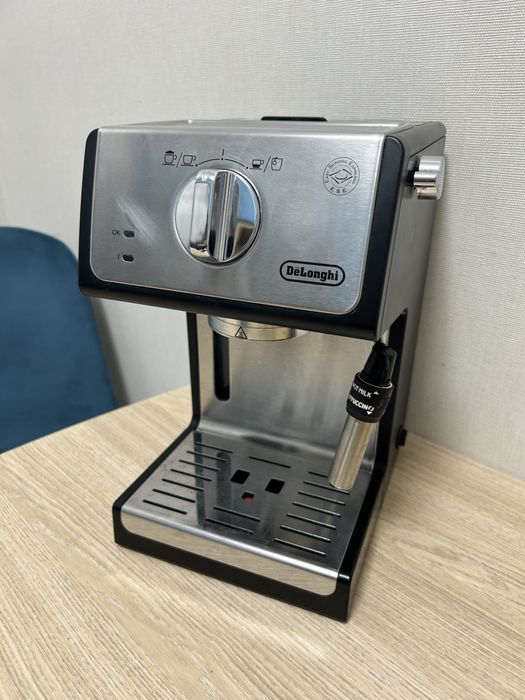 Продам ріжкову кавоварку DeLonghi