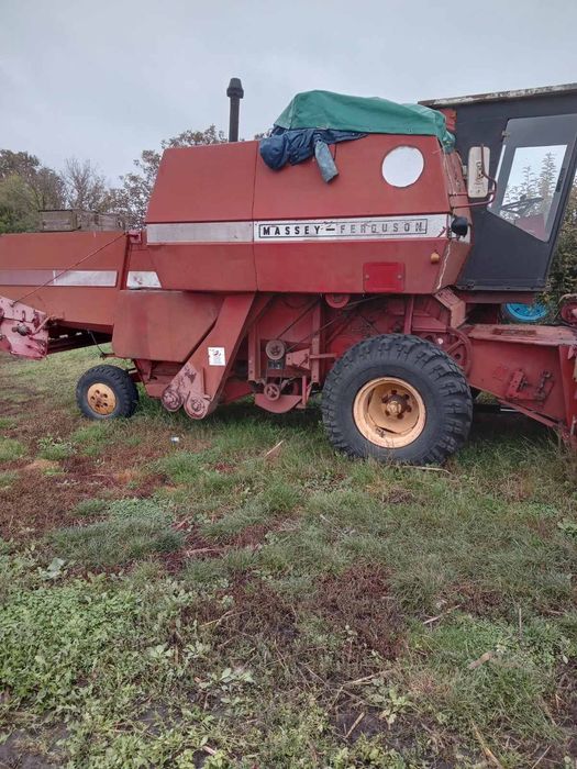 Продається комбаїн на ходу всі питання по телефону.торг