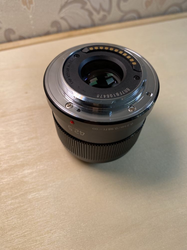 Объетив Panasonic LUMIX G 42.5mm f/1.7 ASPH. POWER O.I.S