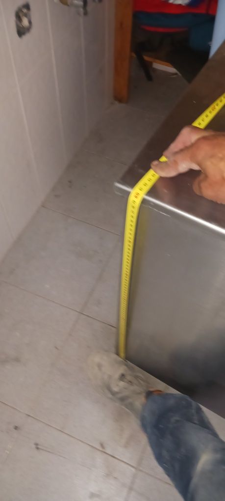 Movel em inox com chave em bom estado