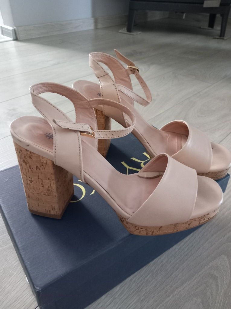 Sandały buty Ryłko 39 jak nowe
