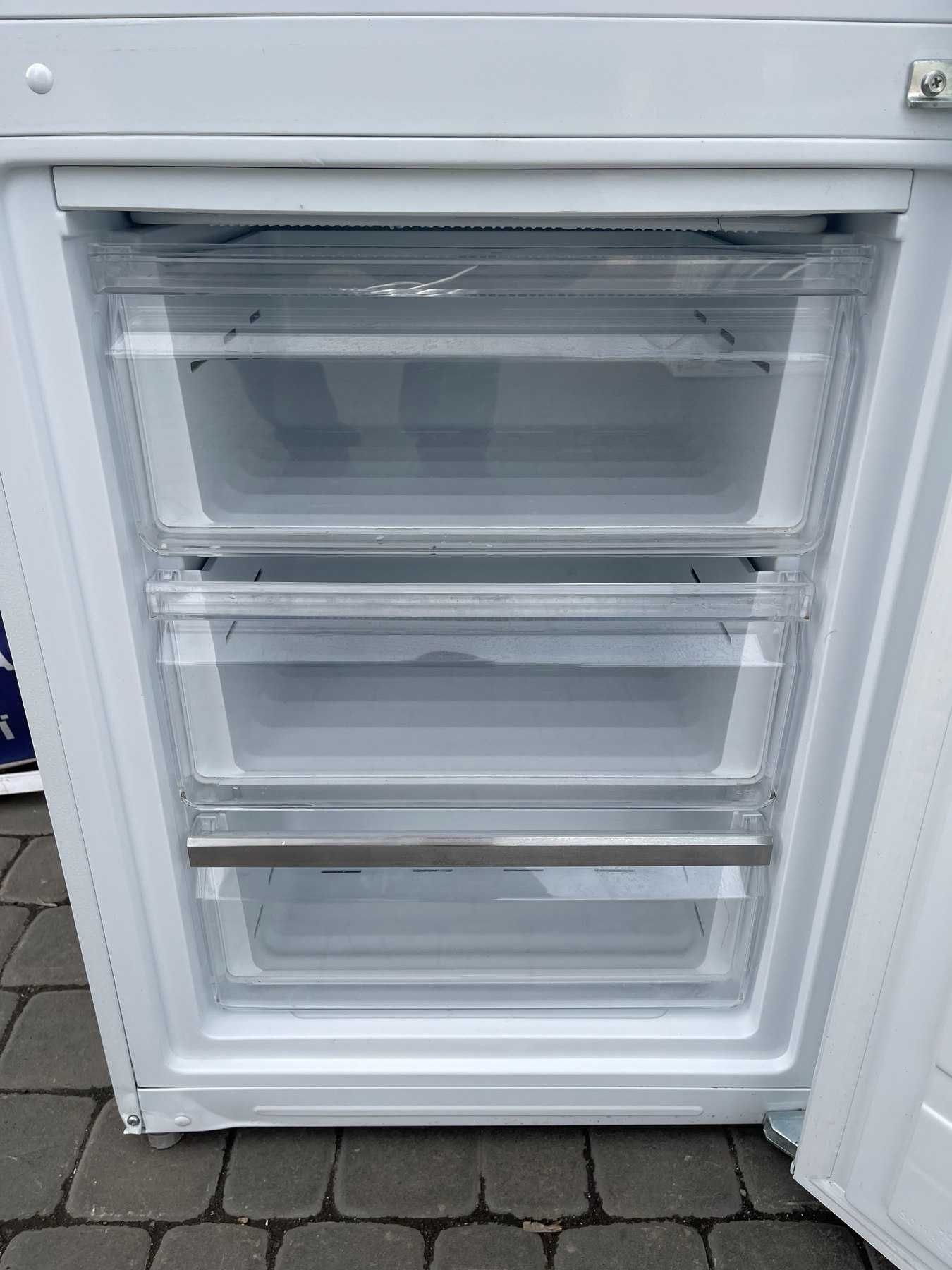 Холодильник IKEA Крапельний/No Frost #06957