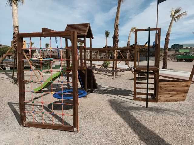 Parque infantil ponte suspensa, baloiços, bomberos, barco, escorrega