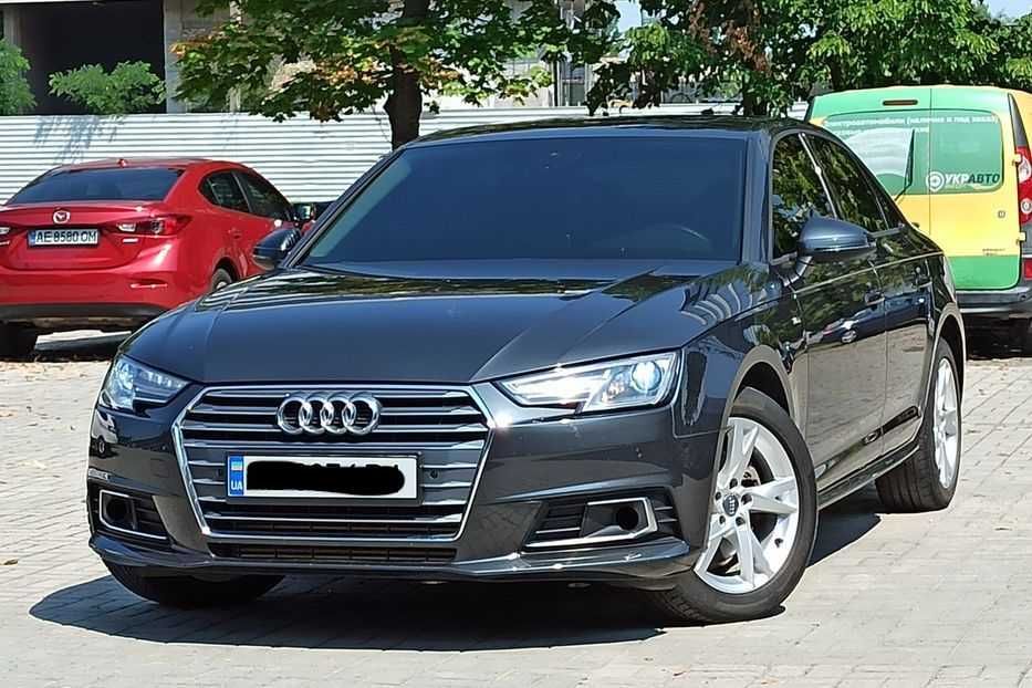 Продам Audi A4 Premium S-Line 2018 года