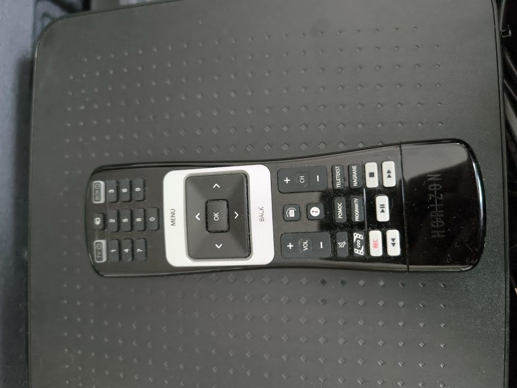 Dekoder Horizon HD z nagrywarką + pilot i zasilacz.
