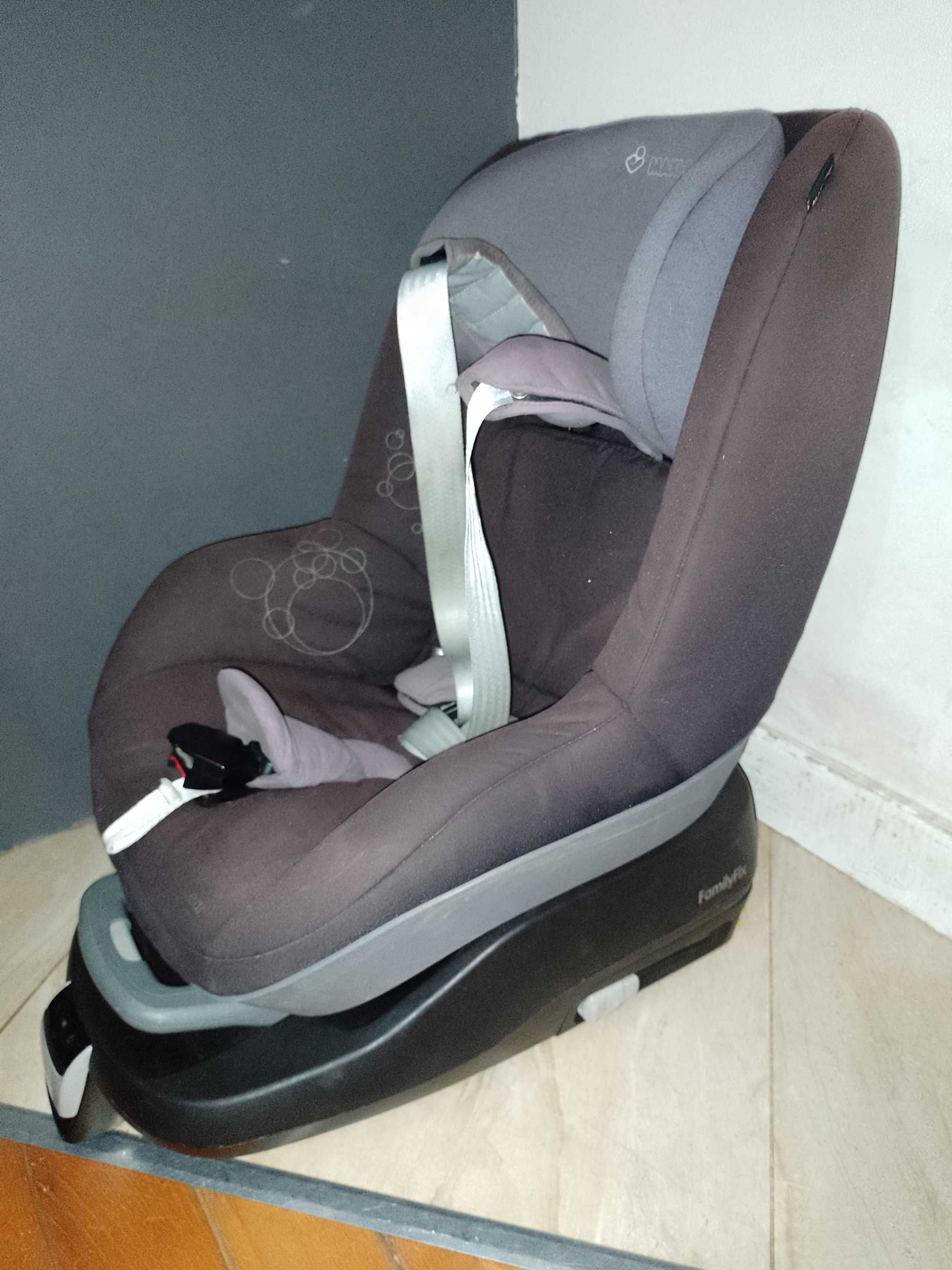 Maxi Cosi Pearl + baza FamilyFix