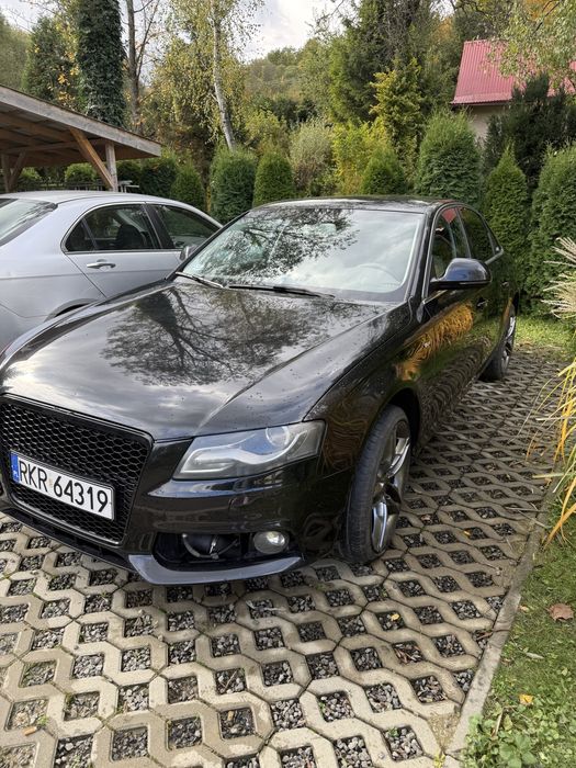 Samochód audi a4b8 na części