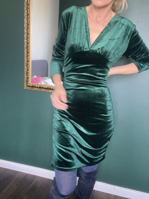 Nowa sukienka aksamitna rozm L