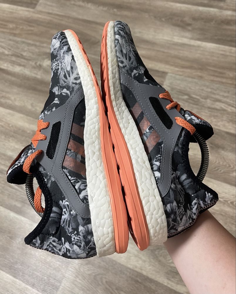 Adidas pore boost