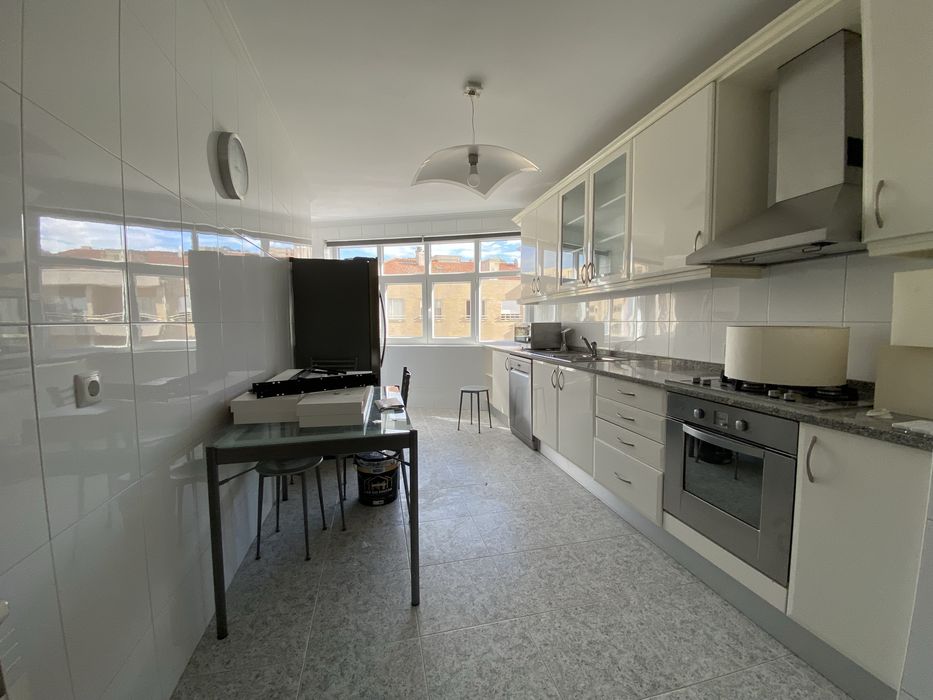 Apartamento T3 com Garagem e Arrumos