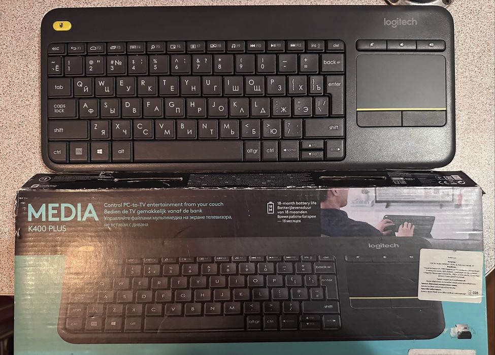 Бездротова клавіатура Logitech K400 Plus