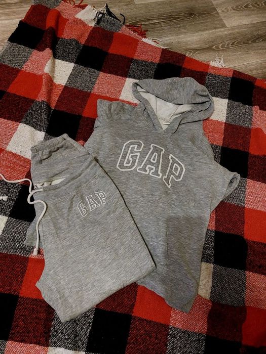 Продам костюм gap оригінал
