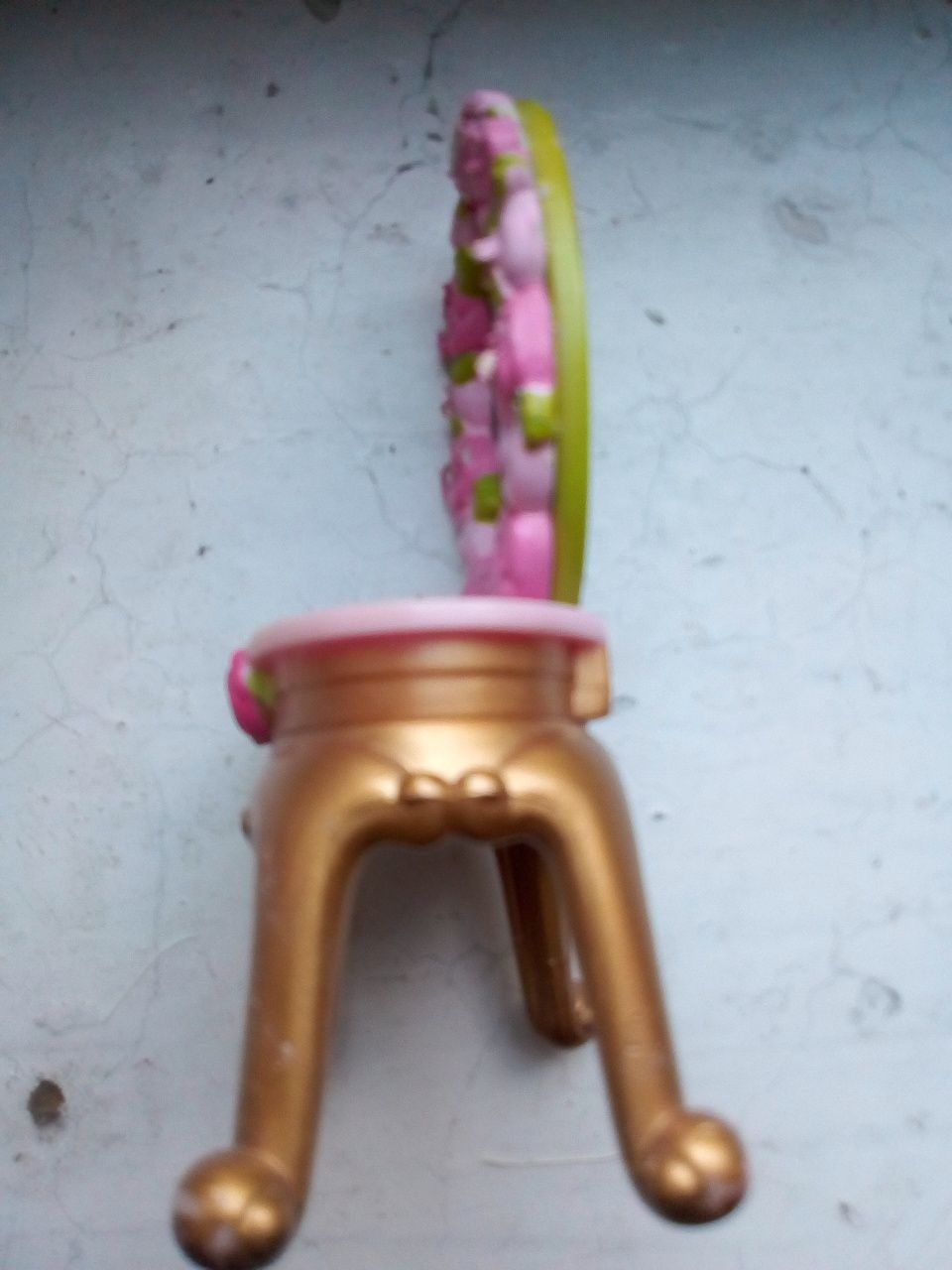Столик Барби игрушечный с зеркалом туалетный