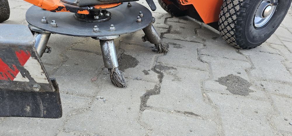 Odchwaszczarka Kersten Weedo II zamiatarka