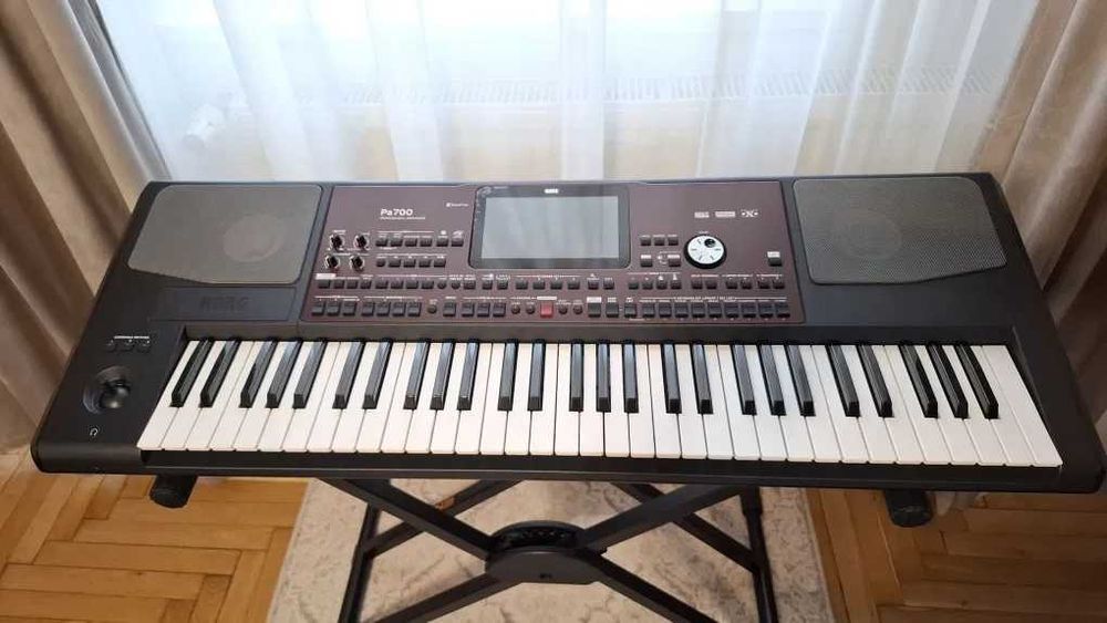 VENDO TECLADO KORG PA700 – COMO NOVO!