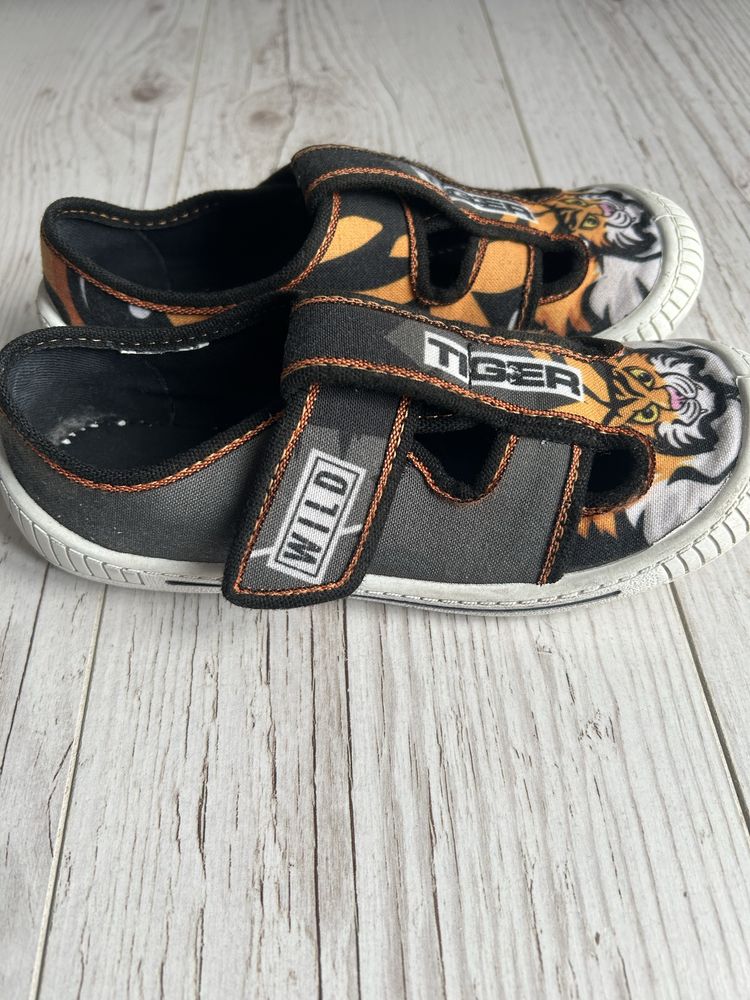 Buty -kapcie na zmianę r.32