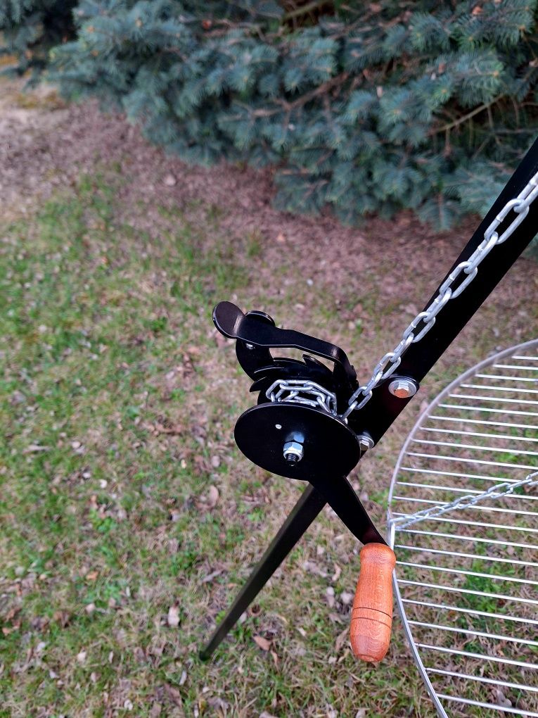 Grill trójnóg ogrodowy na lata ! Z rusztem nierdzewnym 70 cm