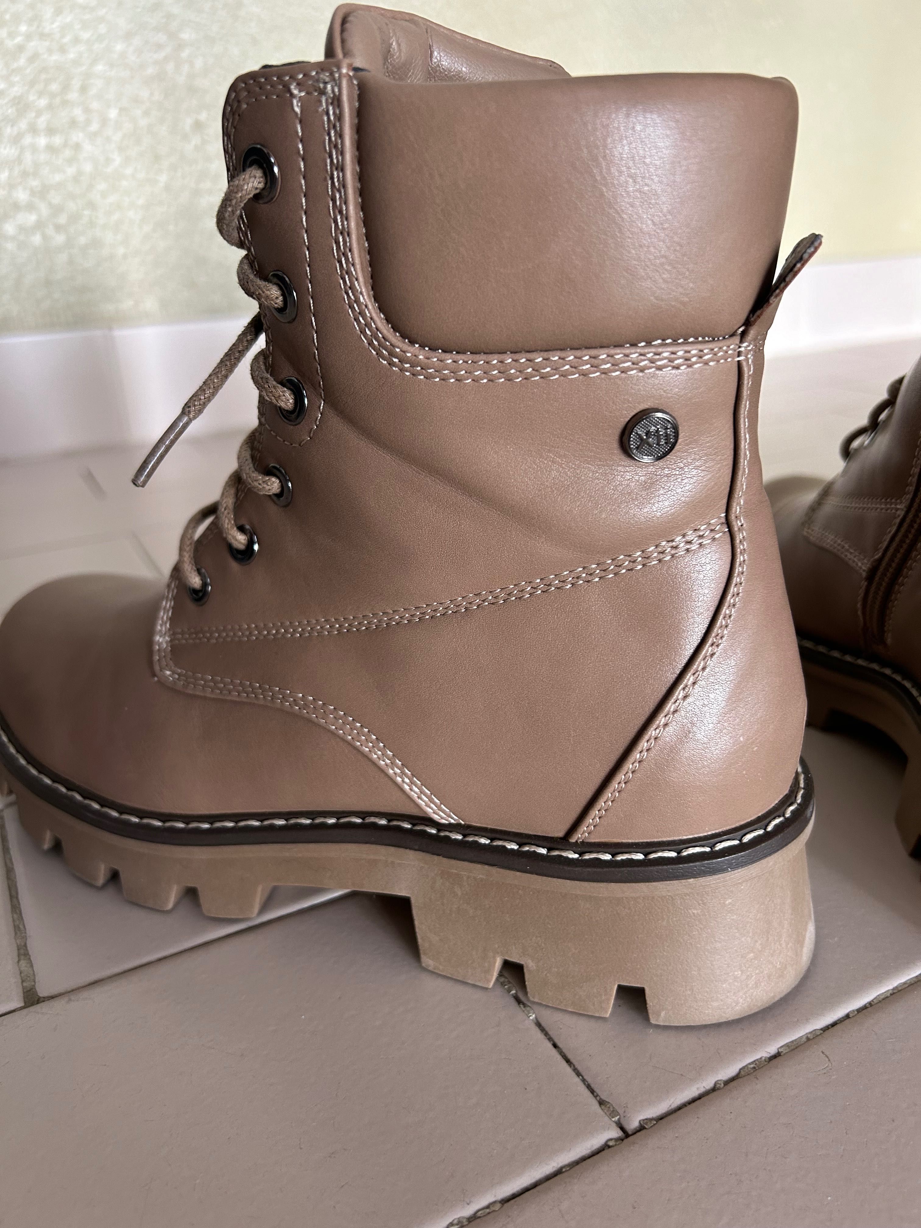 Botas de senhora, como novas