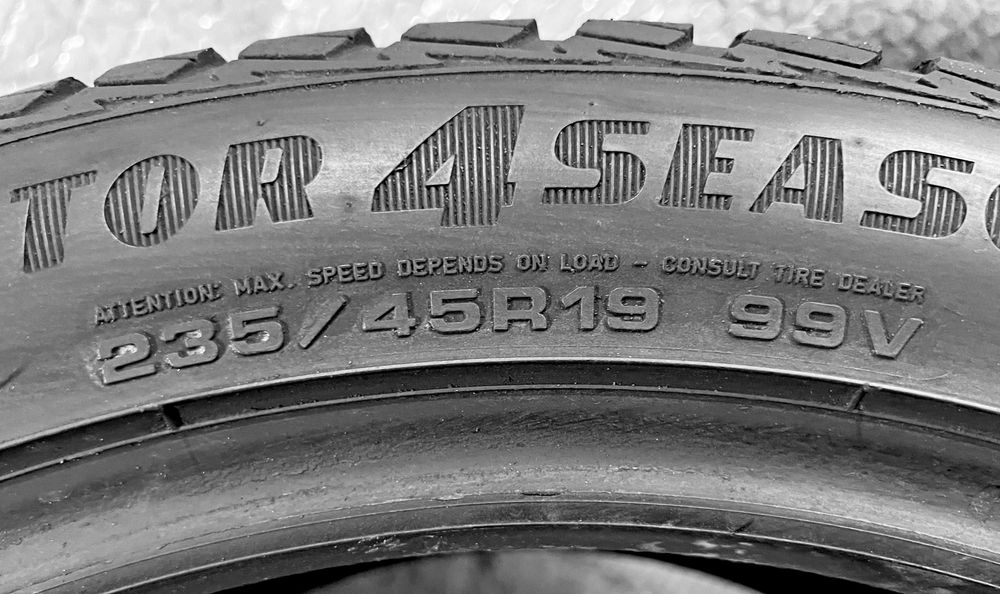 Шини Б/в 235.45.19 пара Goodyear