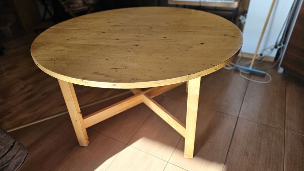 Stół z litego drewna solidny