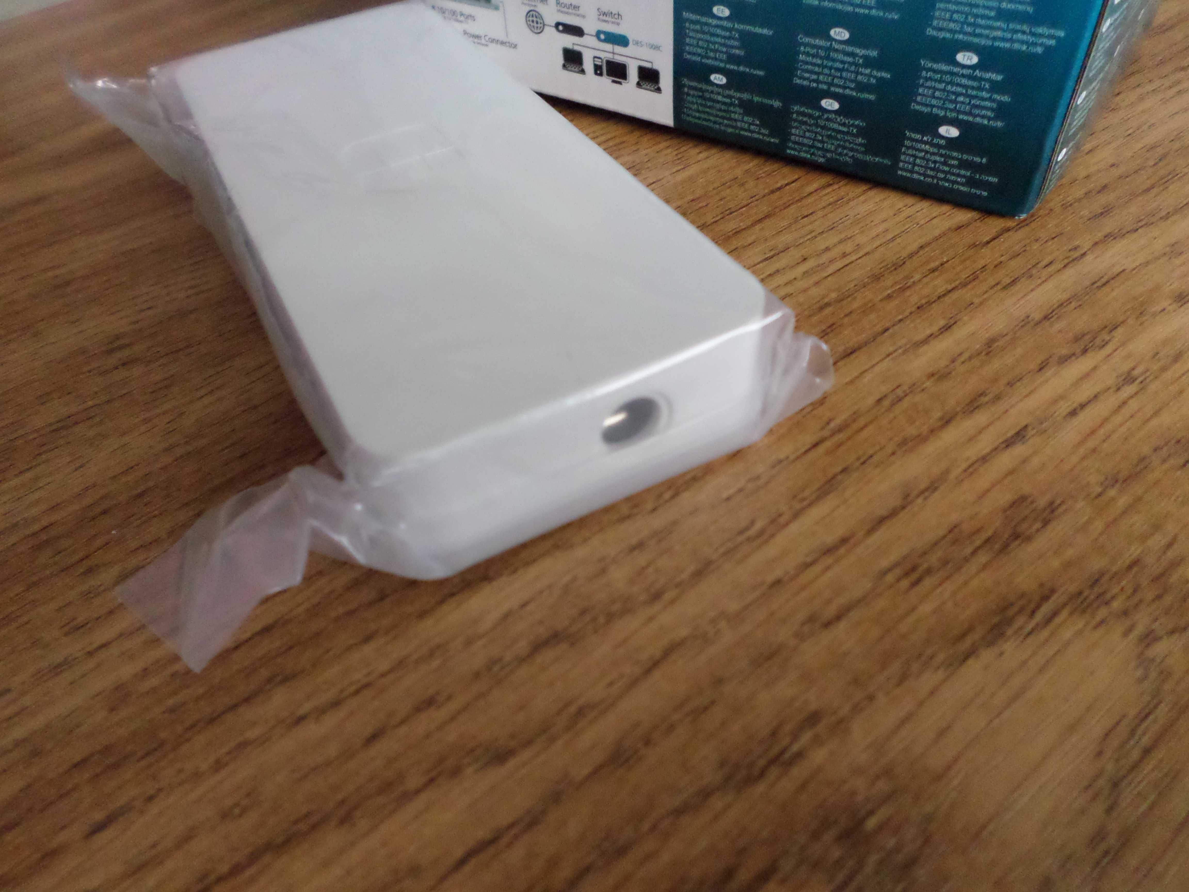 Коммутатор D-Link DES-1008C