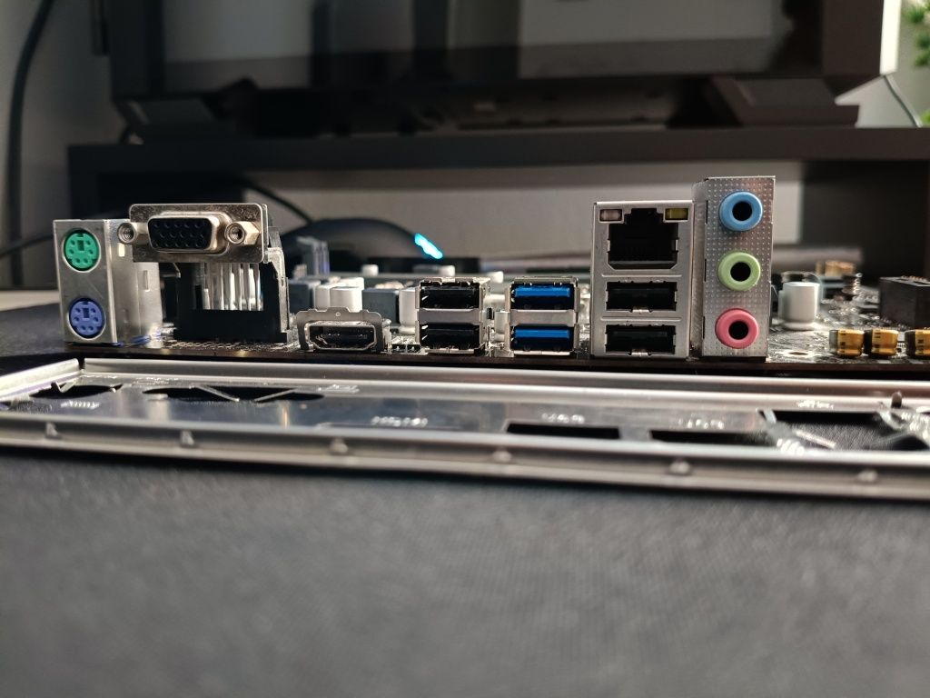 Procesor i5 10400f + Płyta H410M H V3