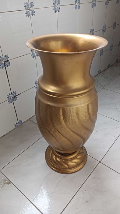 Jarrão em latão com 55 x 25 cm
